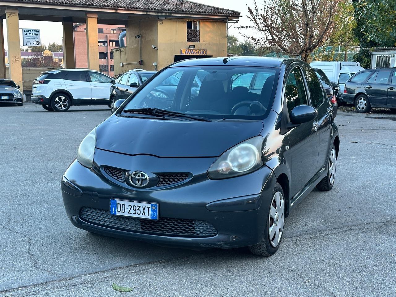 Toyota Aygo 1.0 12V VVT-i 5 porte Sol