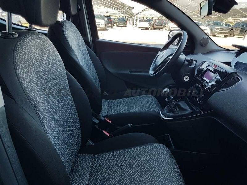 Lancia Ypsilon Ypsilon 1.0 firefly hybrid Silver s&s 70cv 5p.ti