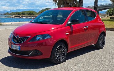 Lancia Ypsilon 1.0 FireFly 5 porte S&S Hybrid Ecochic Silver