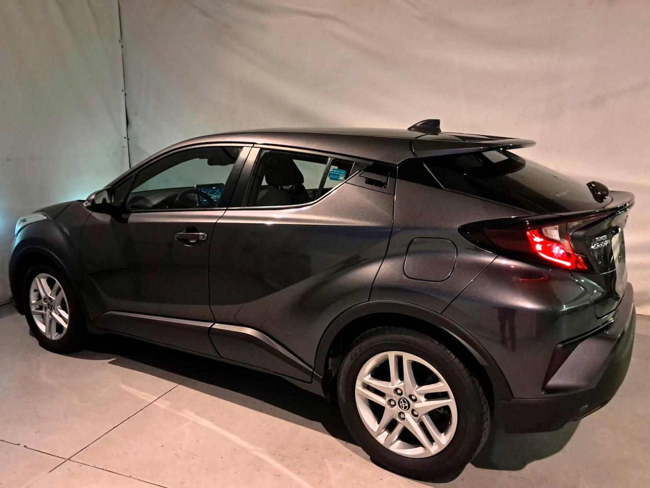 Toyota C-HR 1.8 Hybrid E-CVT Business