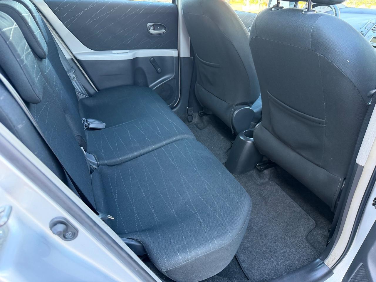 Toyota Yaris 1.3benz 2008 156.000km per neopatentati