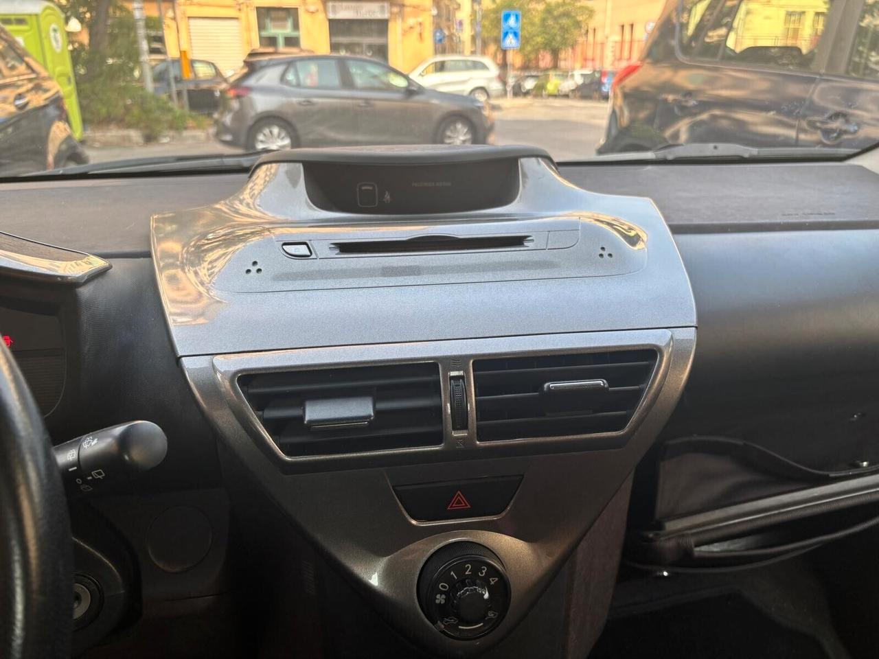 Toyota iQ 1.0 Multidrive Versione Lancio
