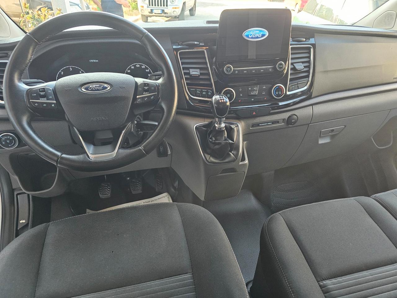 Ford Transit Custom 280 2.0 EcoBlue Hybrid 130 PC Titanium