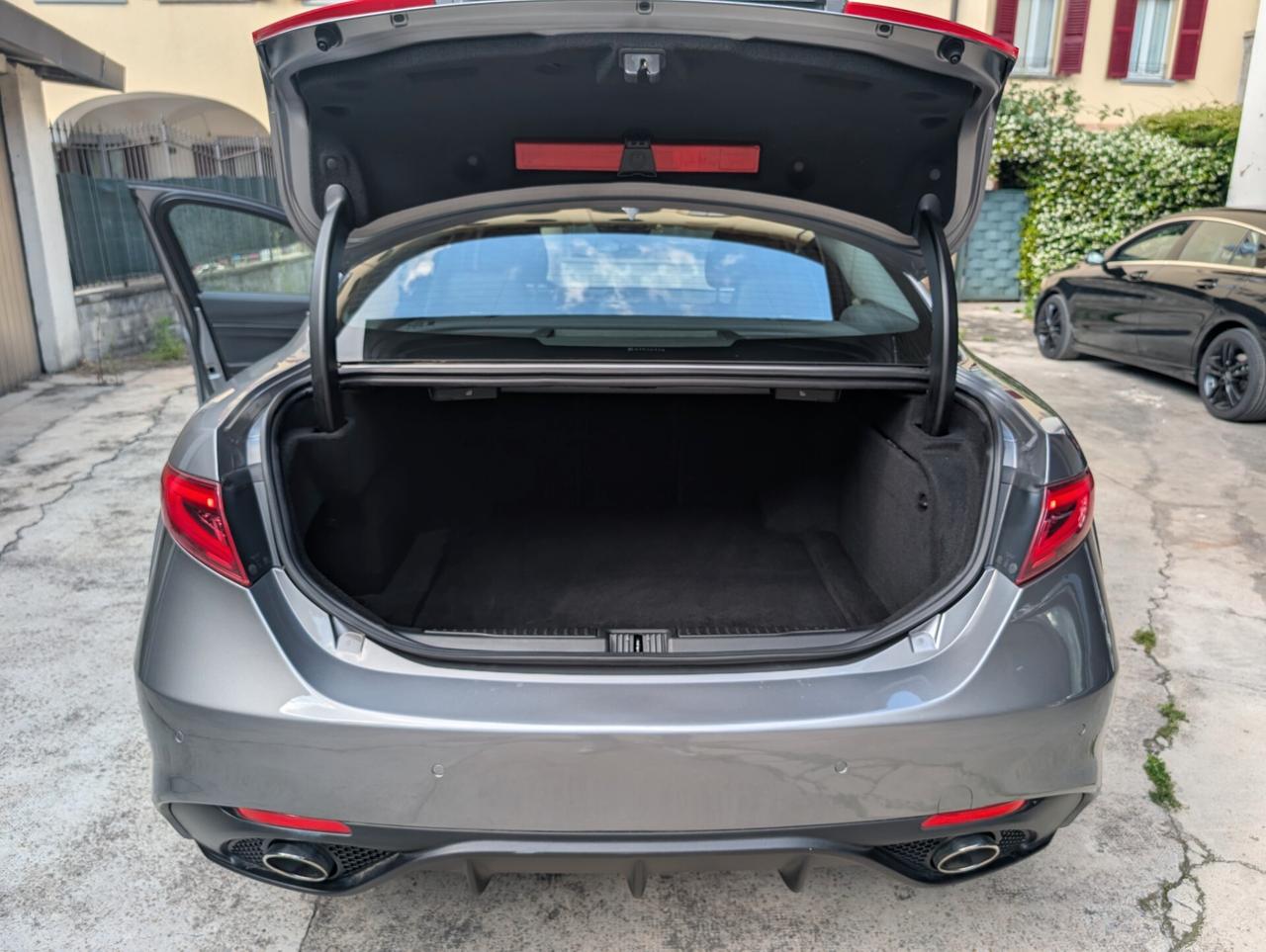 Alfa Romeo Giulia 2.2 Turbodiesel 210 CV AT8 AWD Q4 Veloce