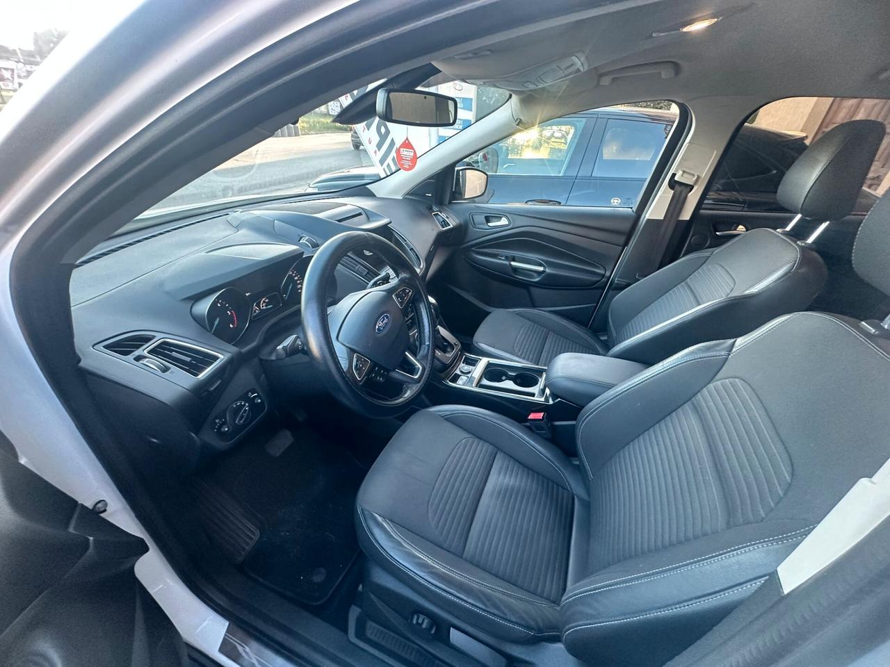 Ford Kuga 1.5 TDCI 120 CV S&S 2WD Business