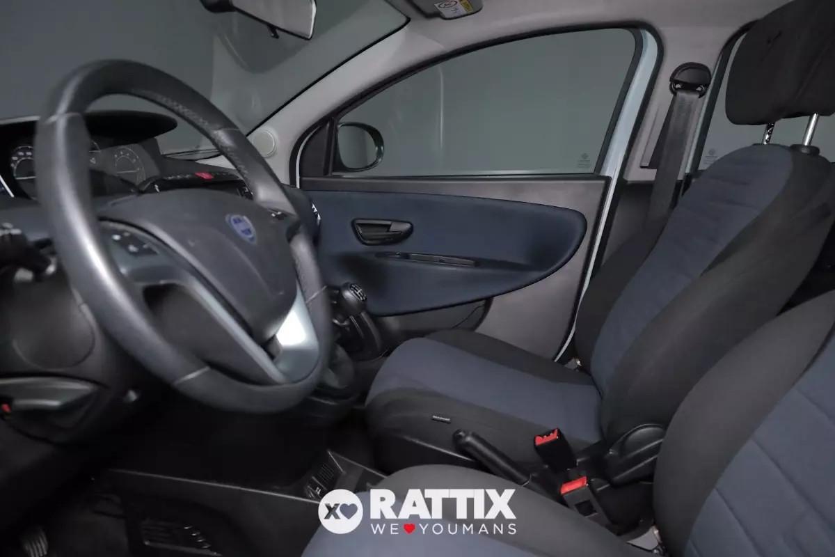 Lancia Ypsilon 1.0 Firefly Hybrid 70CV Platino