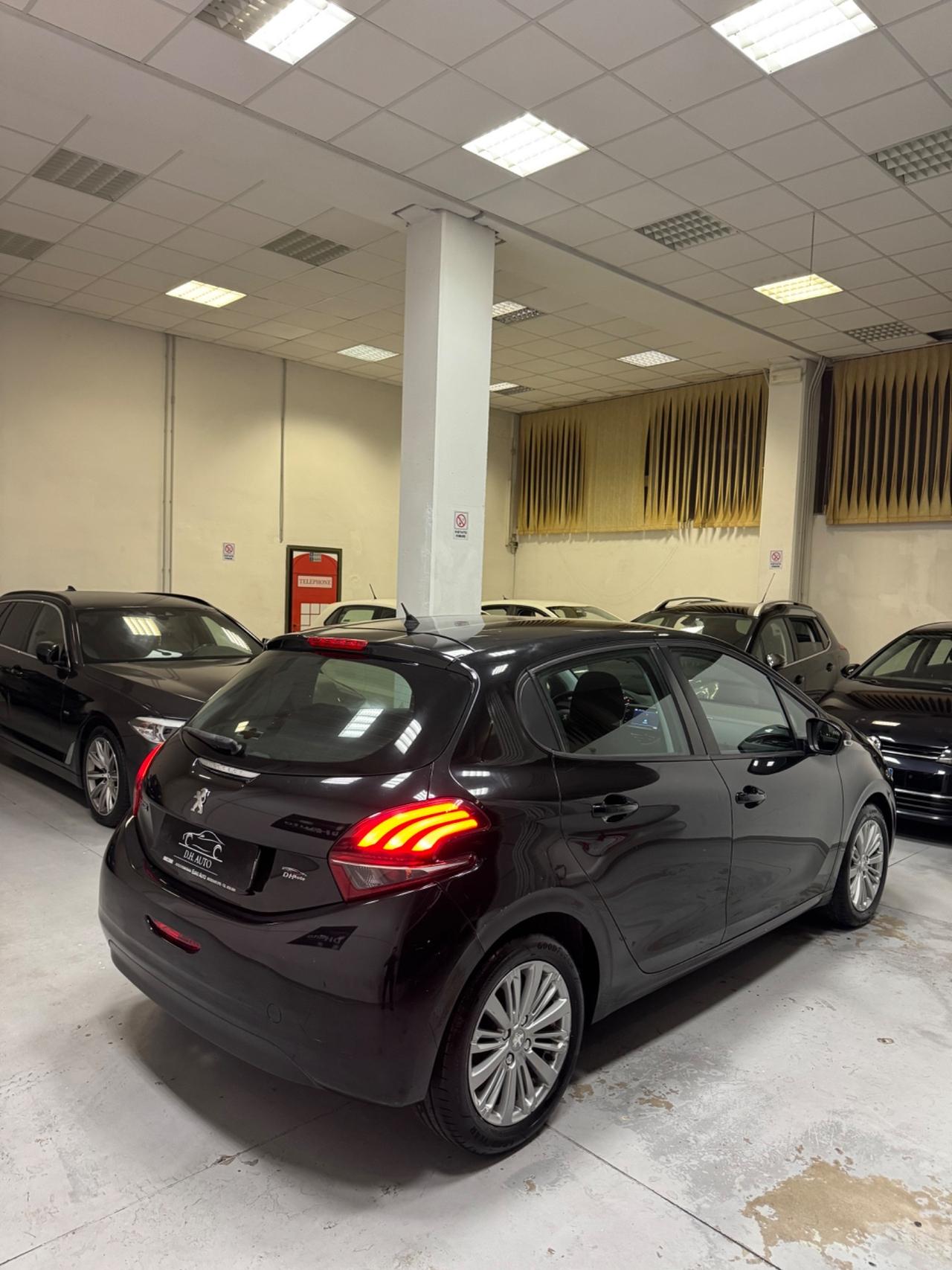 Peugeot 208 PureTech 82 5 porte Allure