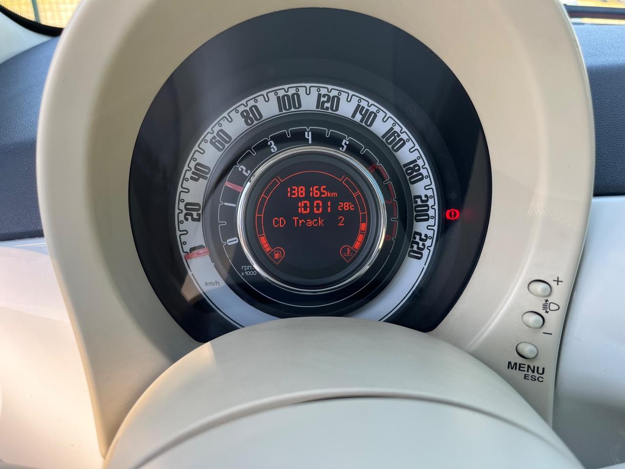 Fiat 500 0.9 TwinAir Turbo Lounge 2011 137.000 KM