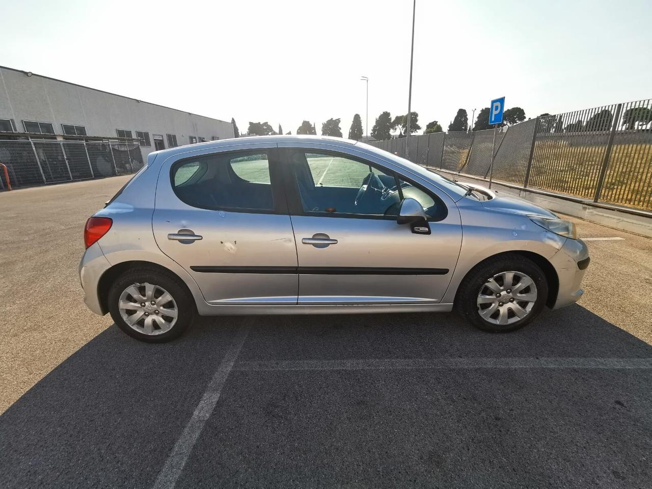 Peugeot 207 1.4 HDi 70CV 5p. ONE Line NEOPATENTATI