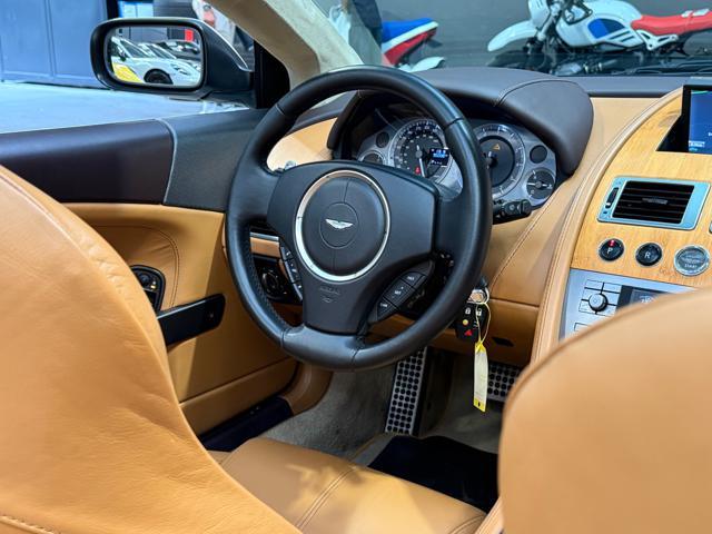 ASTON MARTIN DB9 Volante