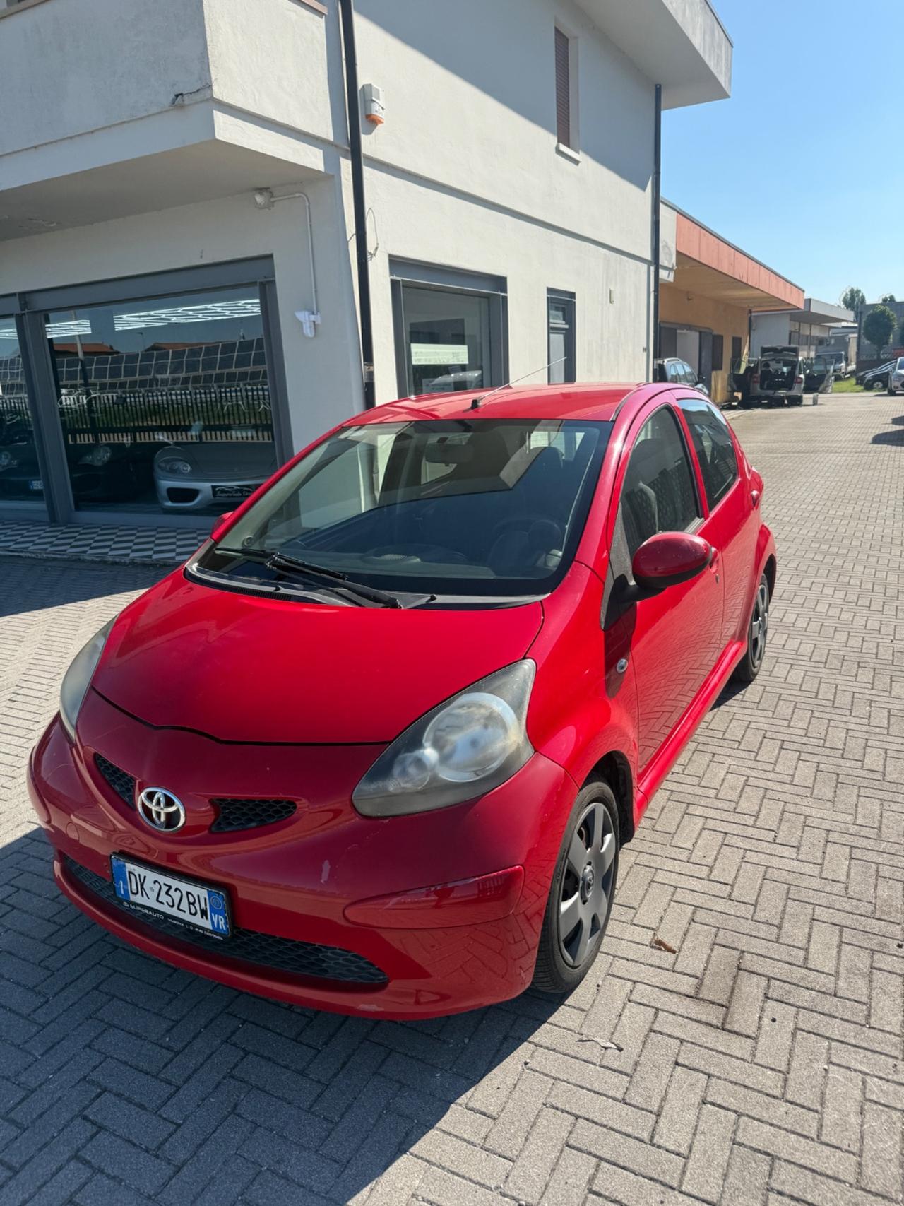 Toyota Aygo 1.0 12V VVT-i 5 porte Sol