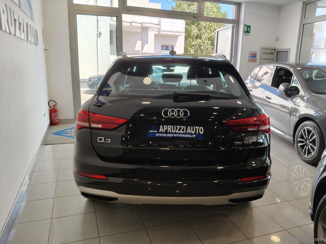 AUDI Q3 35 TDI S tronic Business Advanced