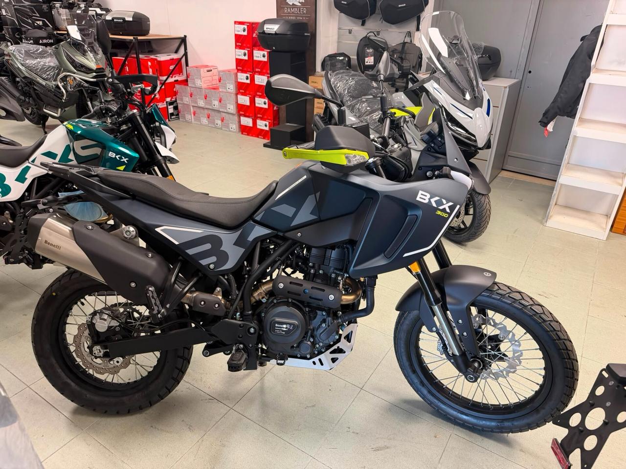 Benelli BKX 300 BKS & BKX