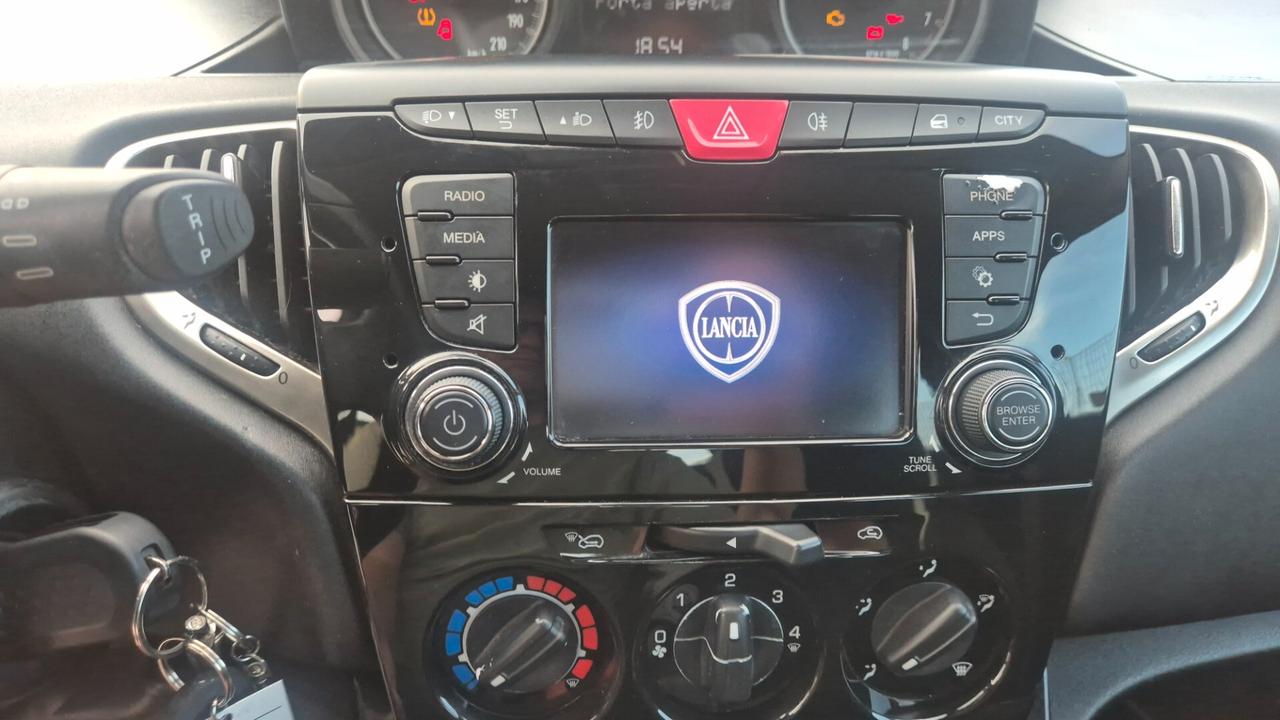 Lancia Ypsilon 1.2 69 CV 5 porte Platinum