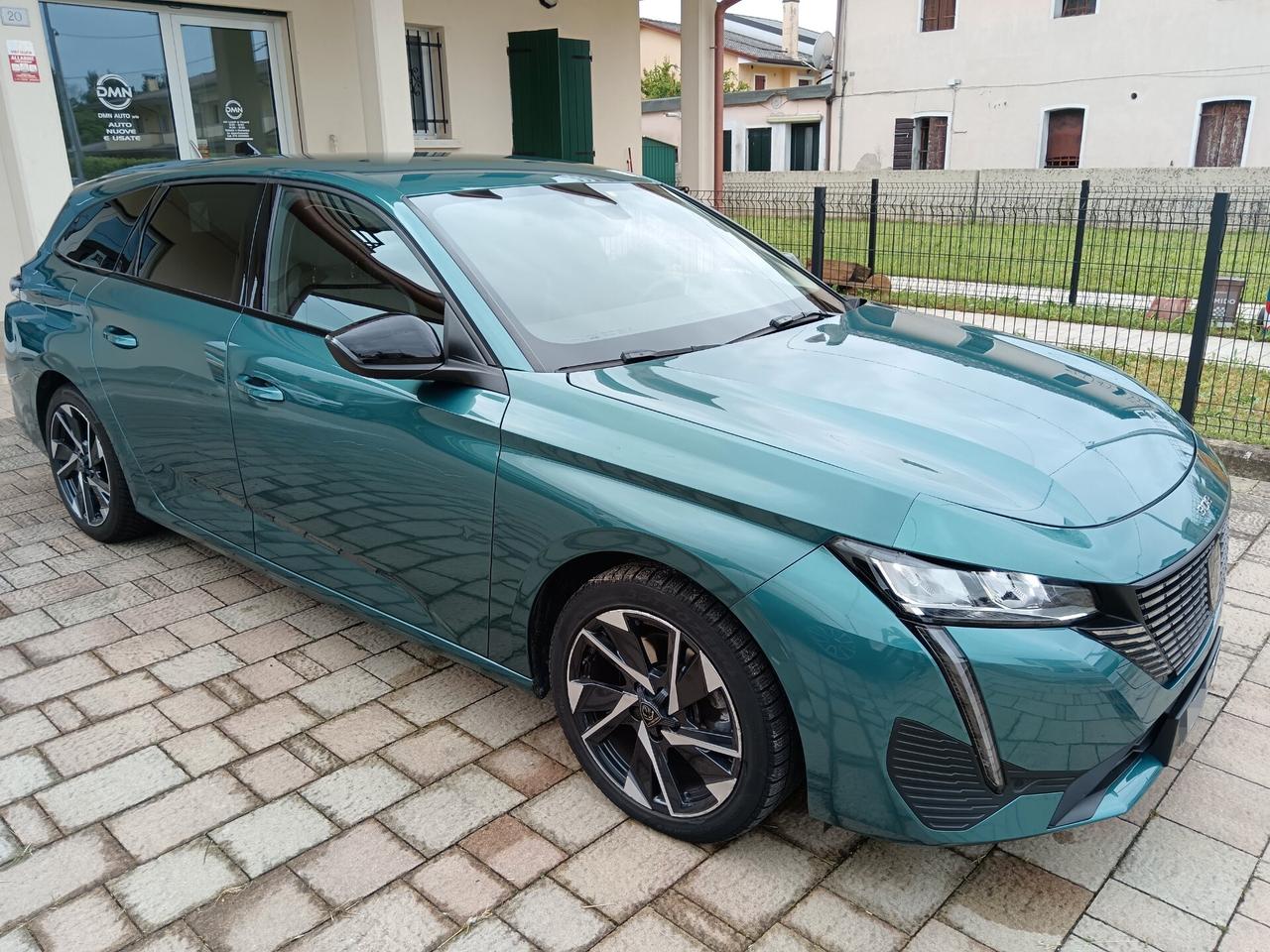 Peugeot 308 BlueHDi 130 S&S SW Allure