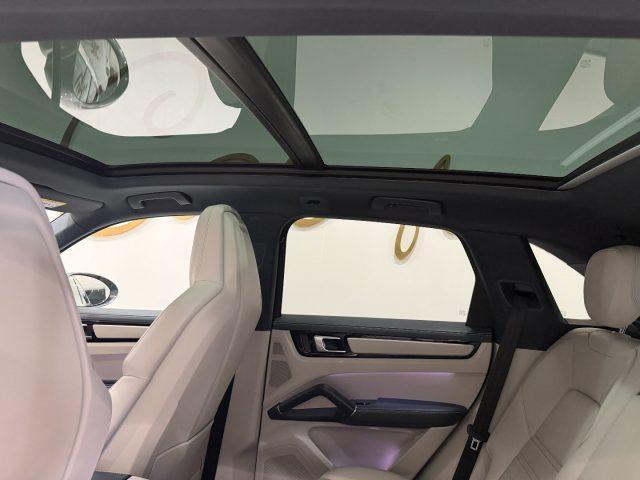 PORSCHE Cayenne 3.0 Hybrid V6 IVA ESPOSTA