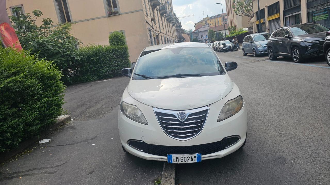 Lancia Ypsilon 1.2 69 CV 5 porte GPL Ecochic Elefantino