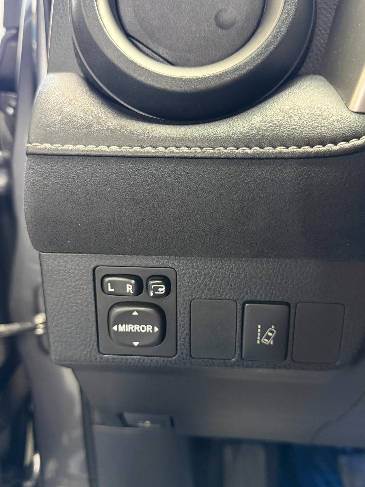 Toyota RAV 4 RAV4 2.0 D-4D 2WD Lounge