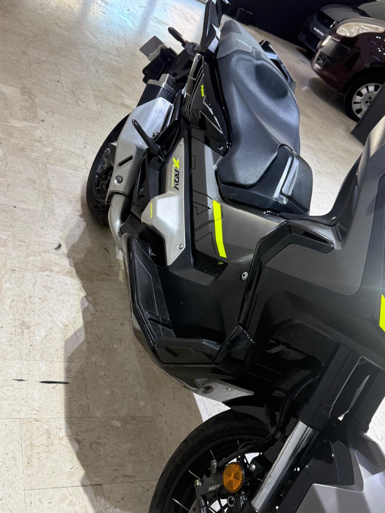 Honda X-ADV 750 Top