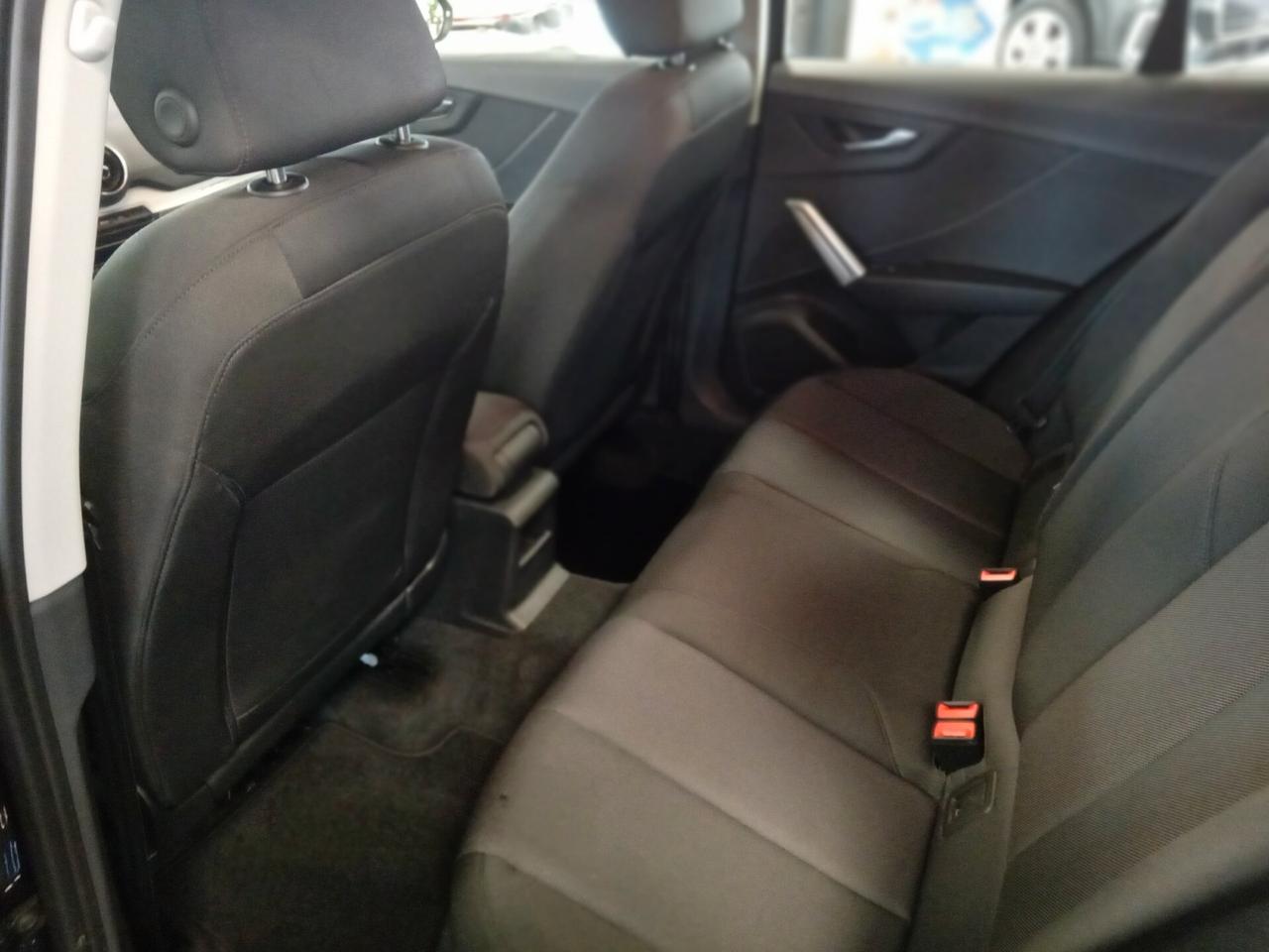 Audi Q2 30 TFSI Business Advanced