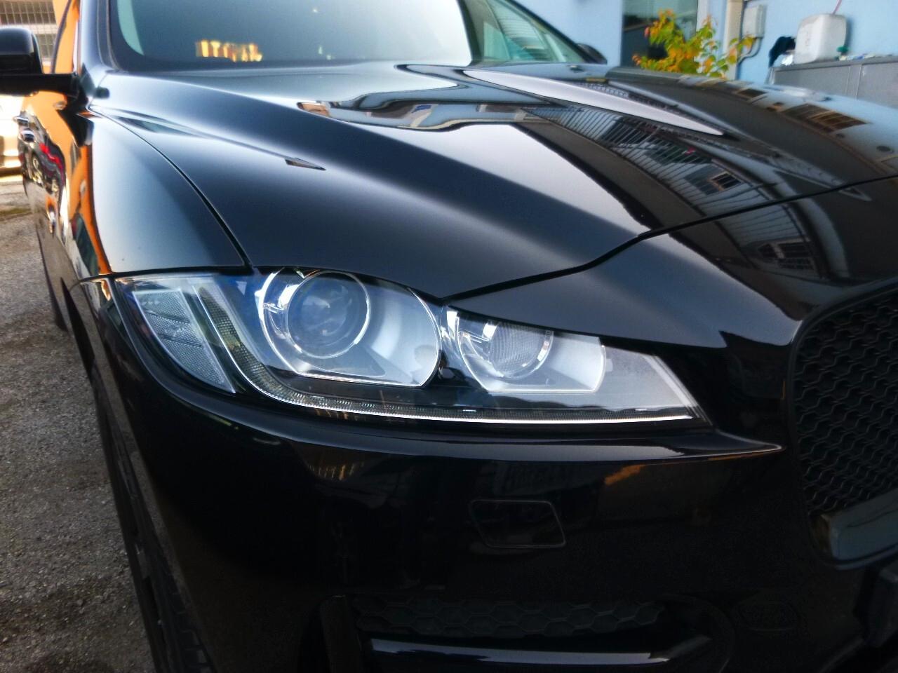 Jaguar F-Pace 2.0 D 180 CV AWD aut. R-Sport