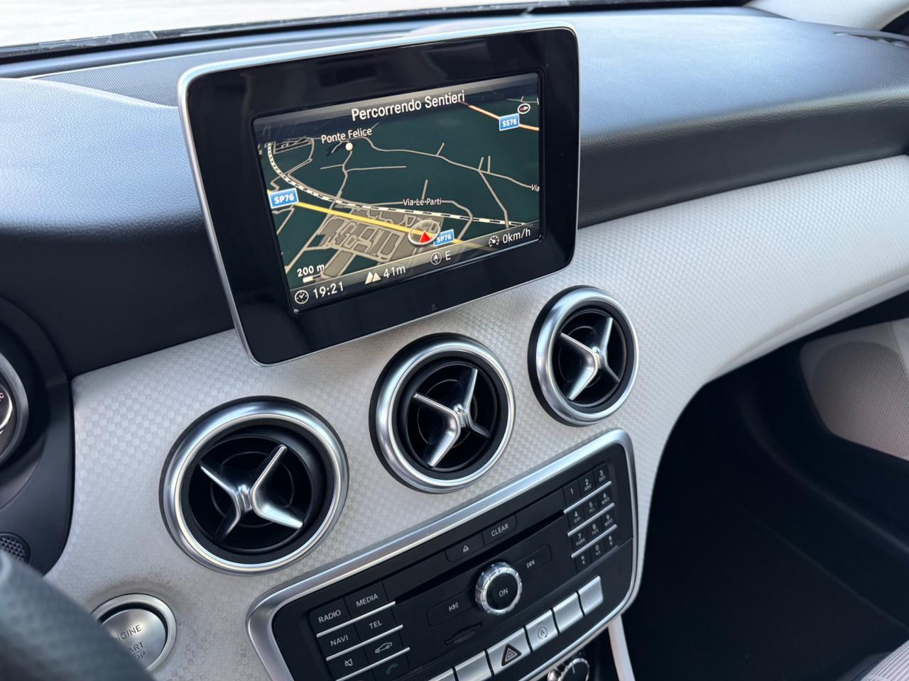 MERCEDES Classe A180 d Sport - Led Navi 17