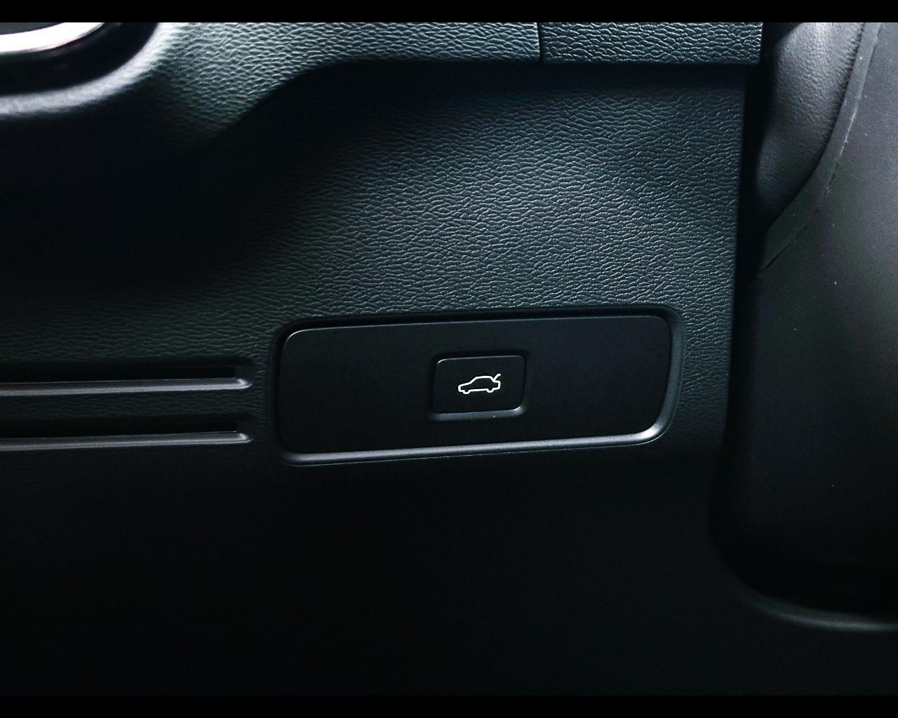 VOLVO XC40 (2017-->) - XC40 B3 automatico Core