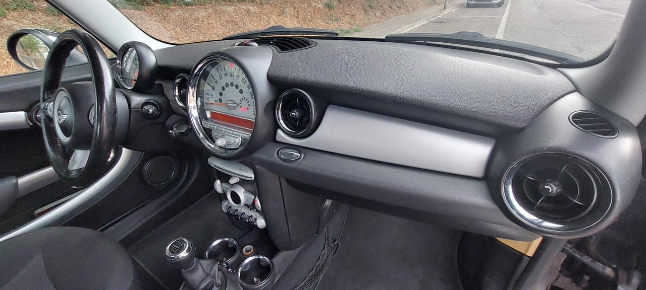 MINI COOPER 1,6 DIESEL 110 CV ALLESTIMENTO S LEGA TELEFONO GOMME NUOVE IMPECCABILE