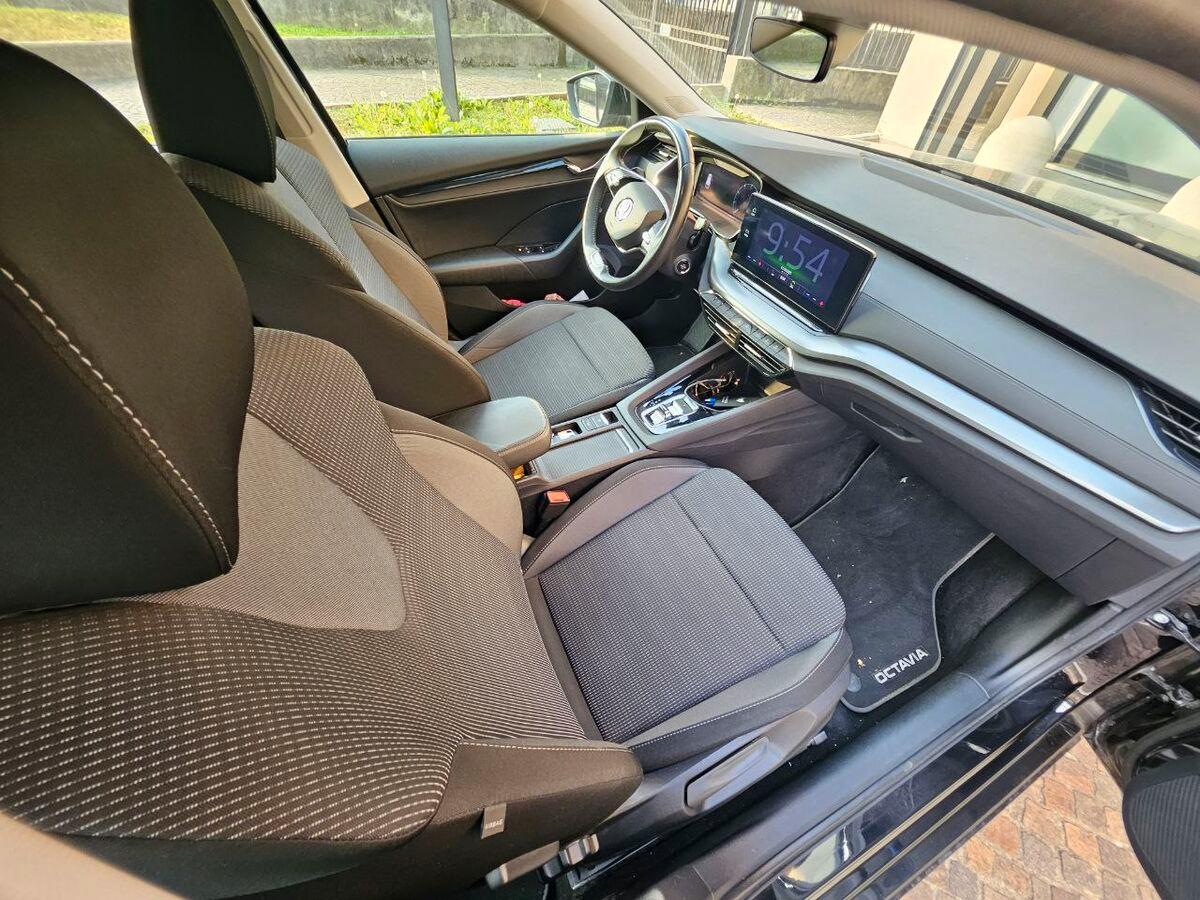 Skoda Octavia Station Wagon 1.5 e-tec Executive dsg