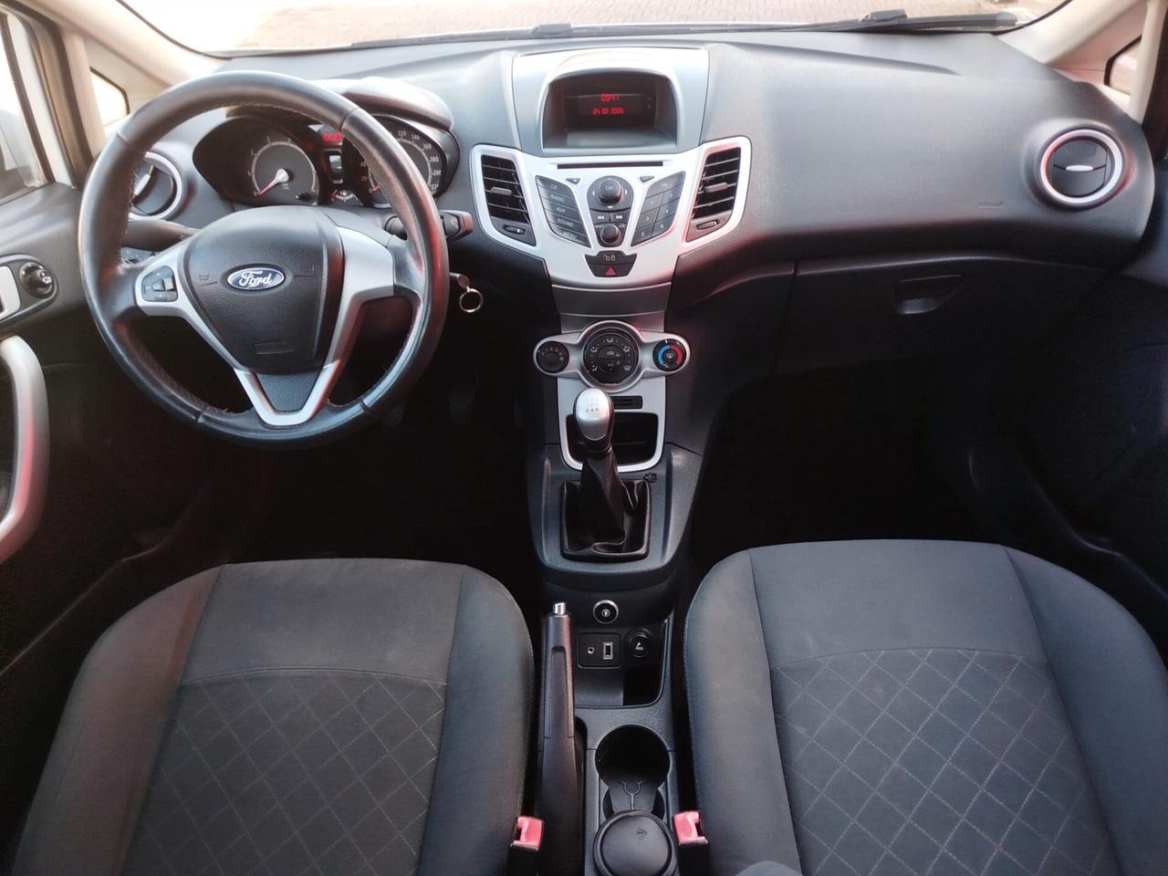 Ford Fiesta 1.4 BENZ/ GPL DI SERIE