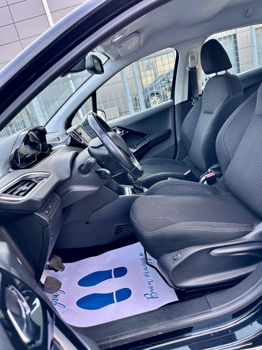 PEUGEOT - 208 - BlueHDi 100 S&S 5p. Allure Navi Pack