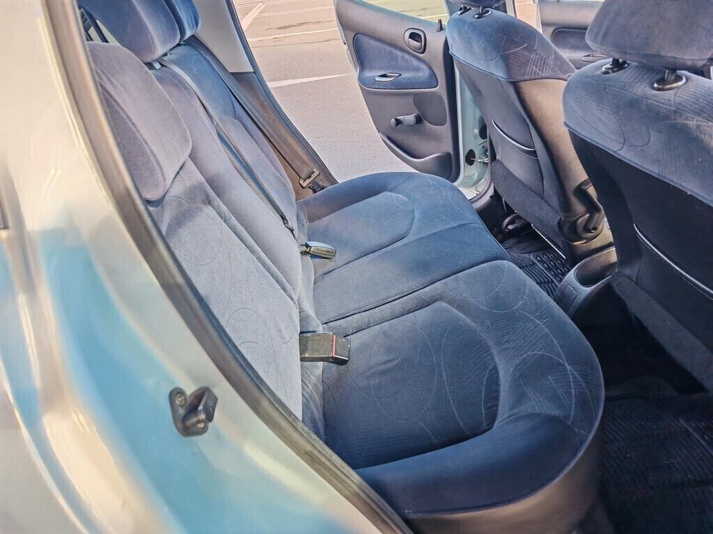 Peugeot 206 benzina come nuova 110.000 Km