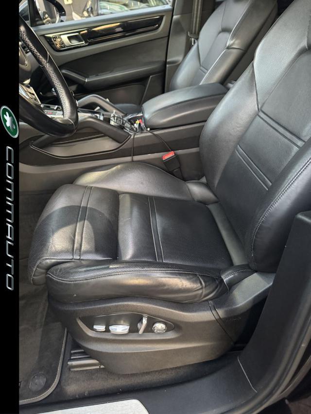 PORSCHE Cayenne Coupé 3.0 V6