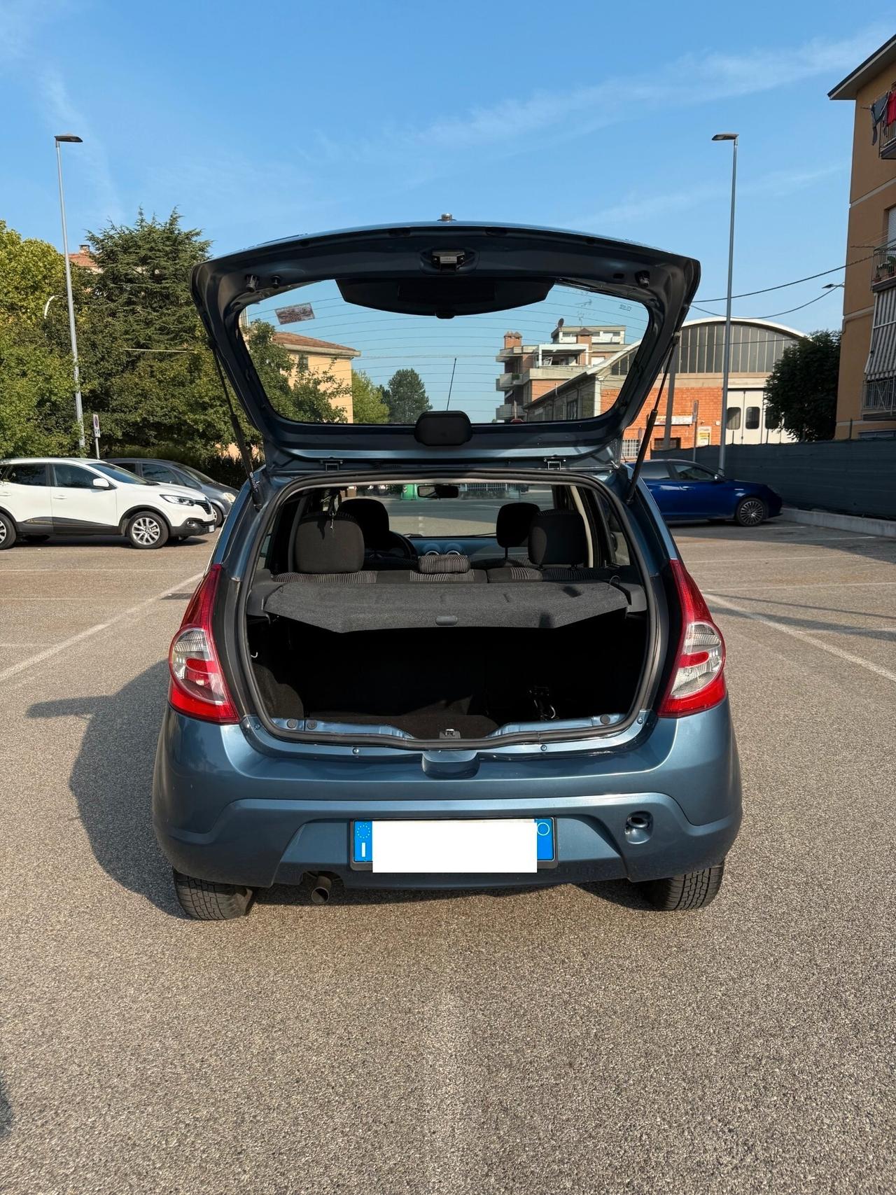 Dacia Sandero 1.4 Gpl - NEOPATENTATI - 12 MESI DI GARANZIA -