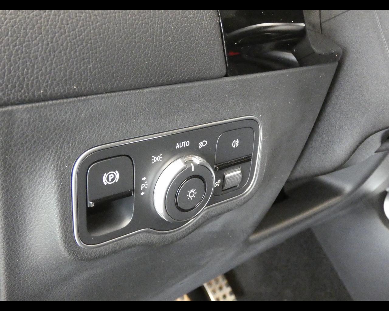 Mercedes-Benz GLA (H247) - GLA 200 d Automatic Premium