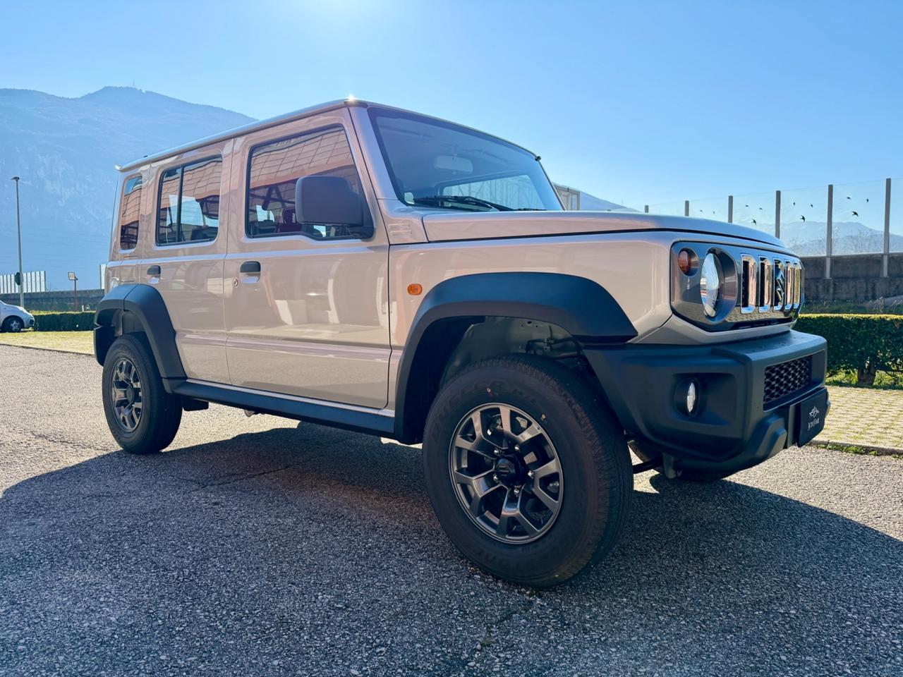 Suzuki Jimny 4x4 - 5 PORTE - 4 POSTI VETTURA !!!