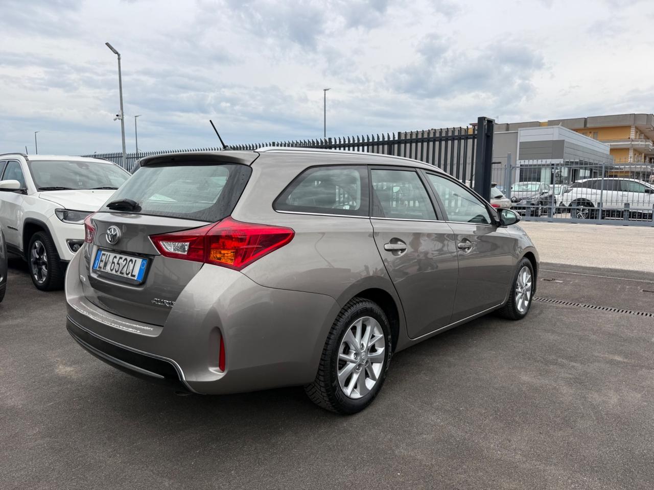 Toyota Auris Touring Sports 1.4 D-4D Lounge