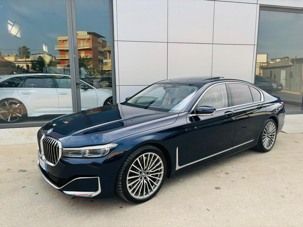 Bmw 750i xDrive - anno 2019 - iva esposta - prezzo €52.900