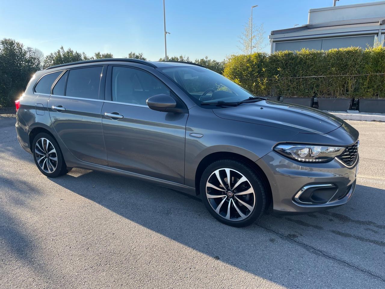 Fiat Tipo 1.6 Mjt anno 2017 navi pronta al uso