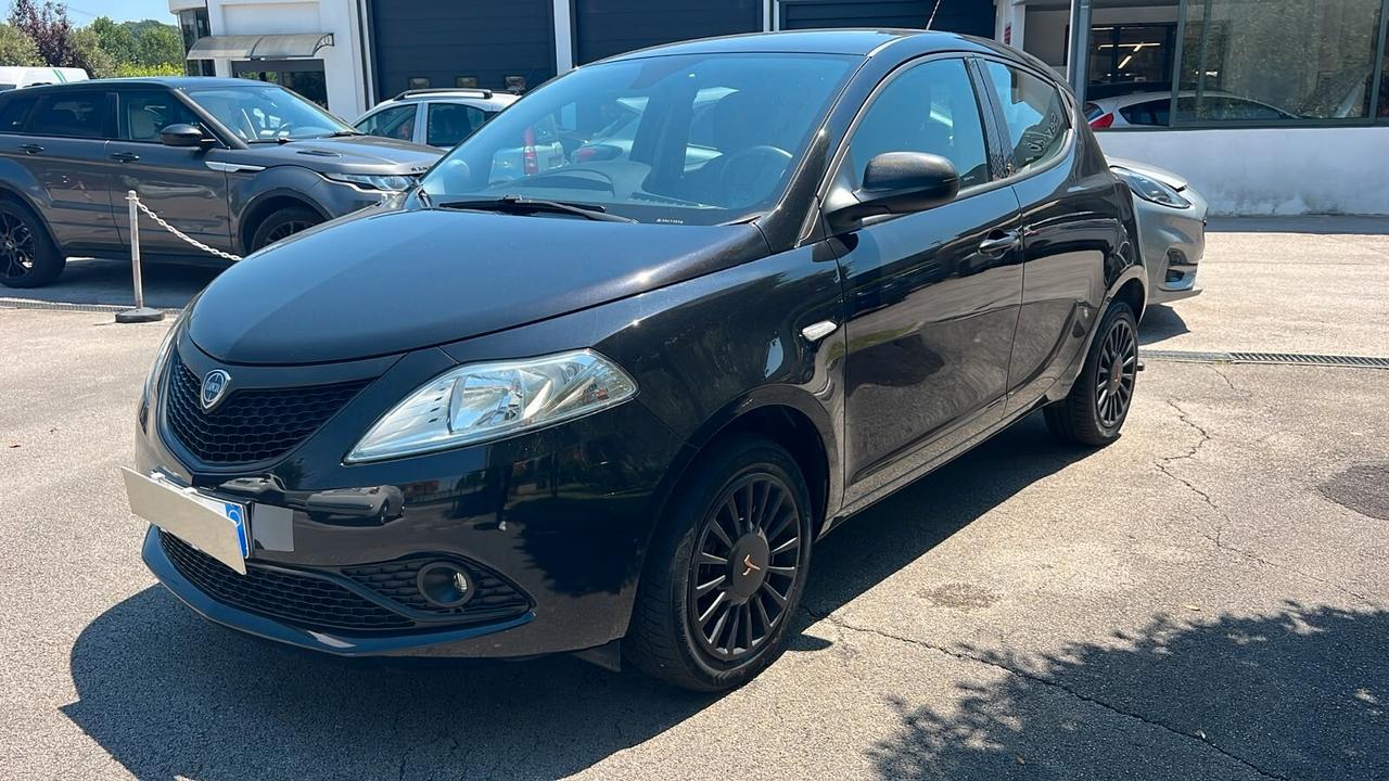 Lancia Ypsilon 1.2 69 CV 5 porte GPL Ecochic Gold NEOPATENTATI