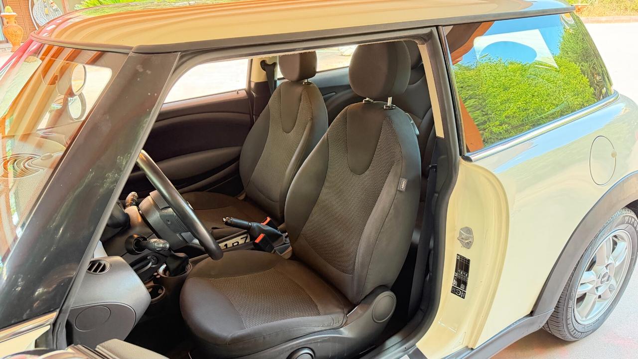 Mini 1.6 16V One (55kW)