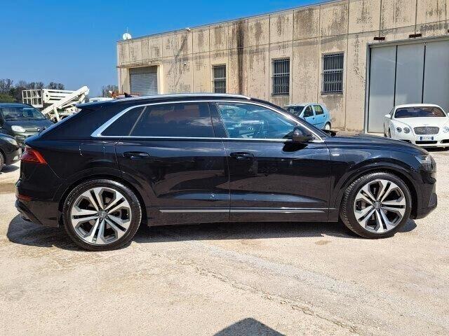 AUDI Q8 50 TDI QUATTRO S LINE - FULL OPTIONAL
