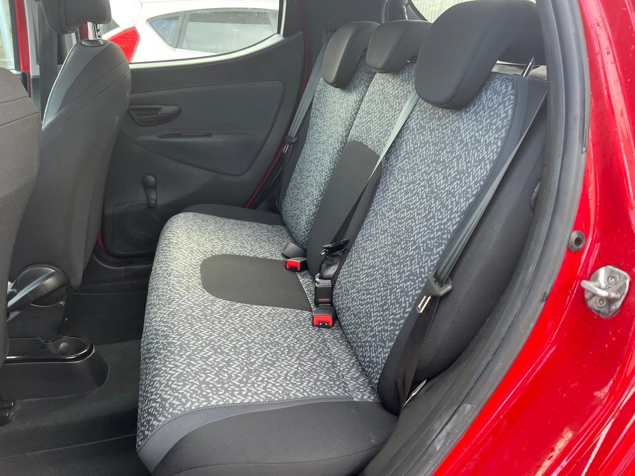 Lancia Ypsilon 1.0 FireFly 5 porte S&S Hybrid Ecochic Silver