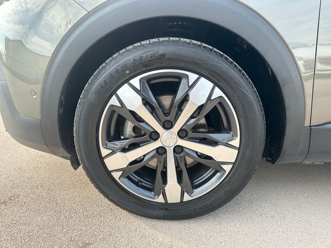PEUGEOT 5008 EAT 8 GT LINE 7 POSTI CON MOTORE NUOVO