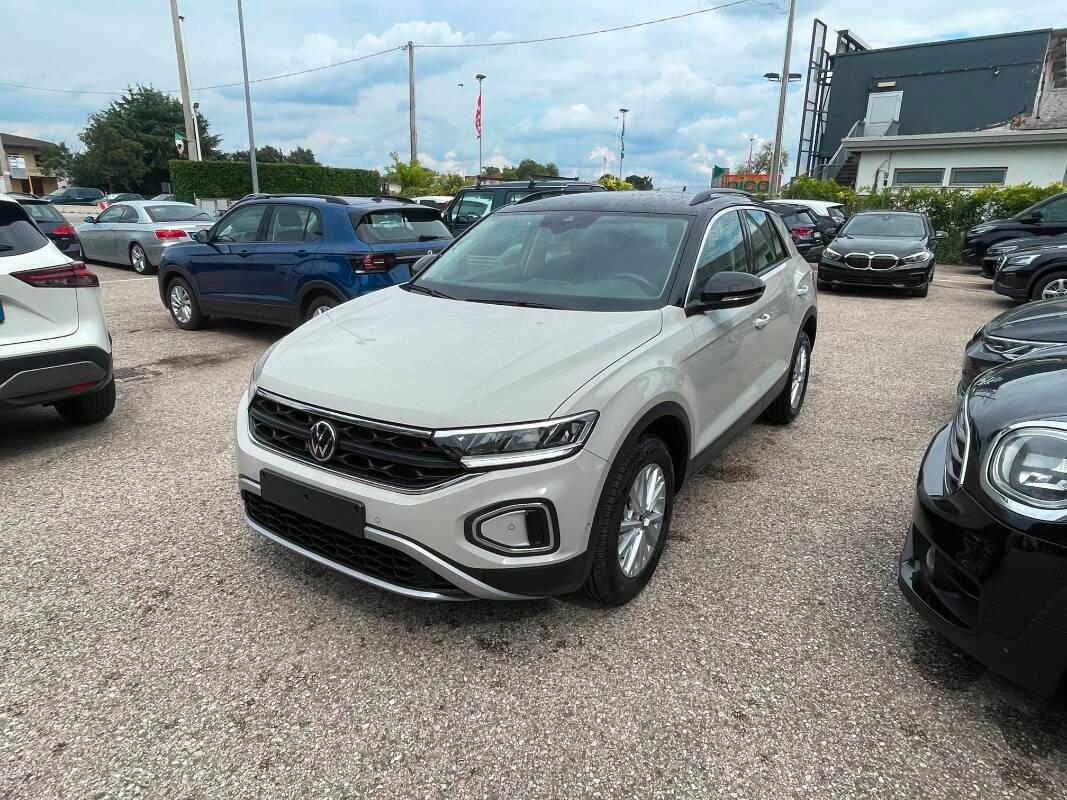 Volkswagen T-Roc 1.0 tsi Life 110cv LED VIRTUAL PDC