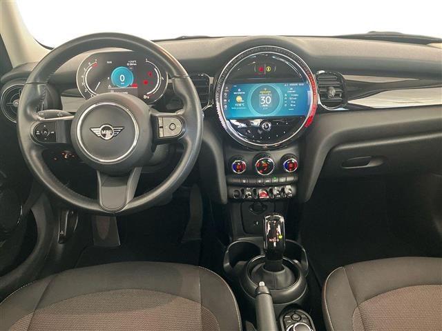 MINI Mini 5 Porte 1.5 Twin Power Turbo Cooper Essential