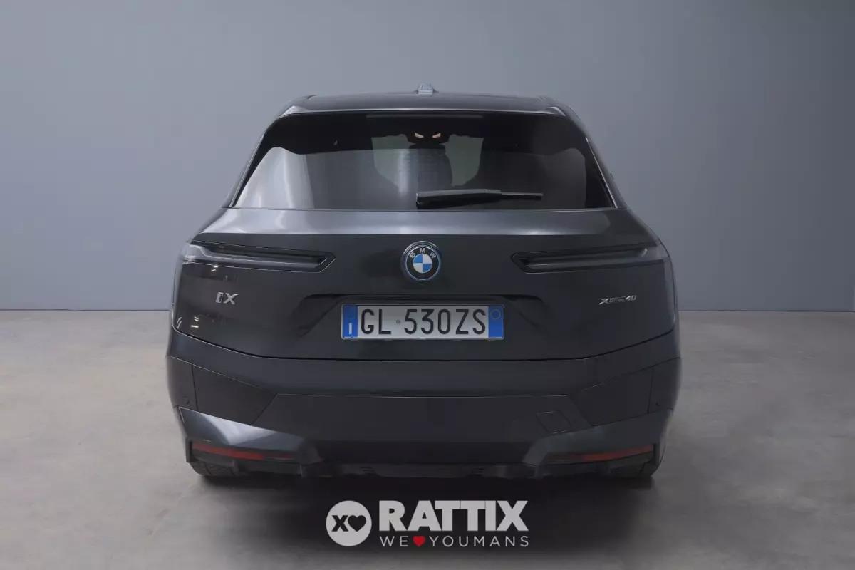 BMW iX motore elettrico 240KW Sport xDrive40 Auto