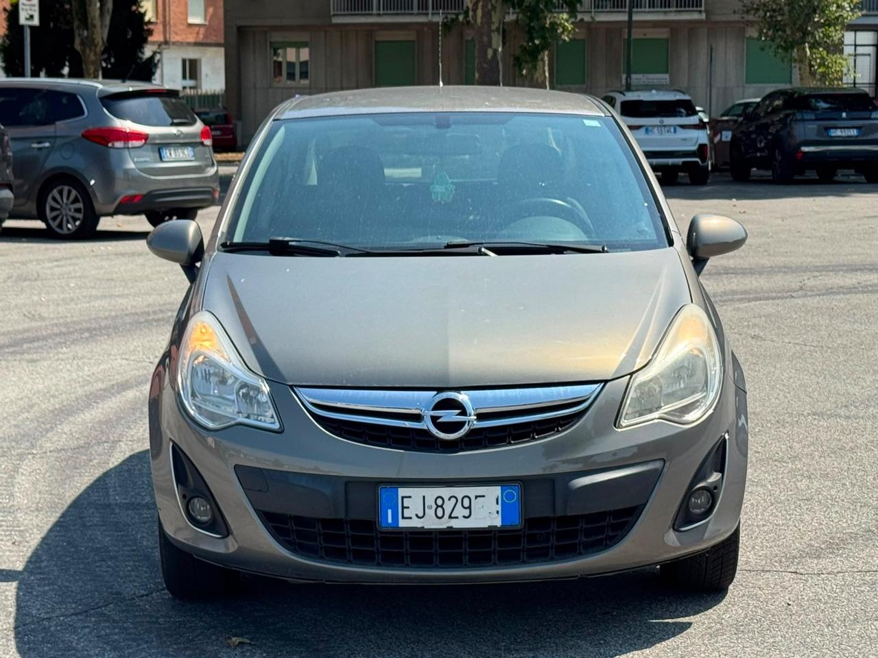 Opel Corsa 1.2 5 porte Cosmo
