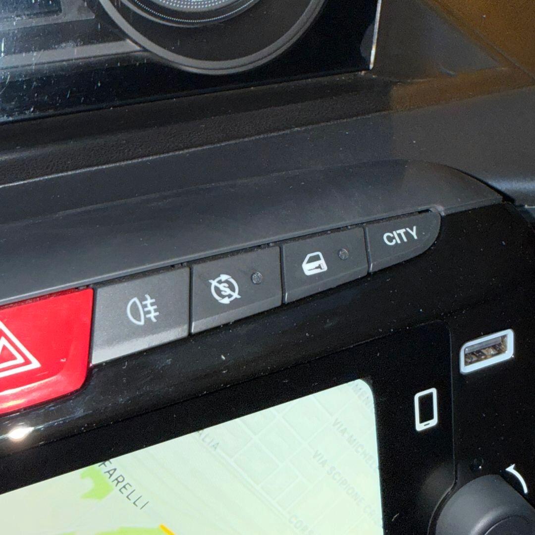 Lancia Ypsilon 1.0 Hybrid 2024