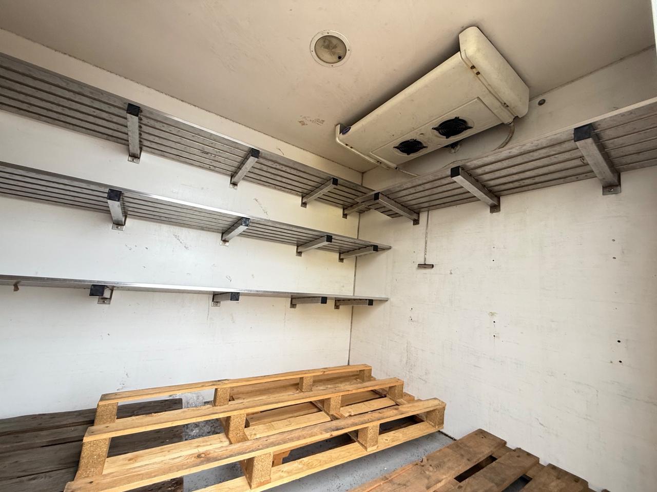 Autocarro IVECO 75E15 ISOTERMICO CON FRIGO